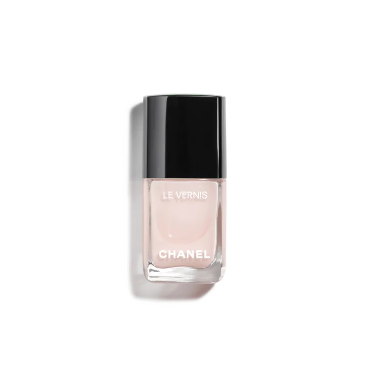 9 K-Pop-Inspired Summer Nail Trends for 2025 24 Le Vernis Longwear Nail Colour in Ballerina