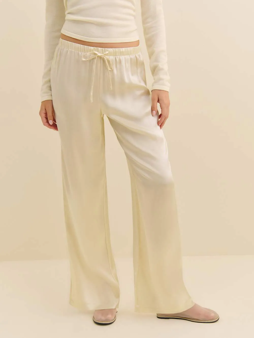 Top Spring Fashion Trends for Moms in Los Angeles: What Stylish Moms Are Wearing Now 32 Olina Silk Pant
