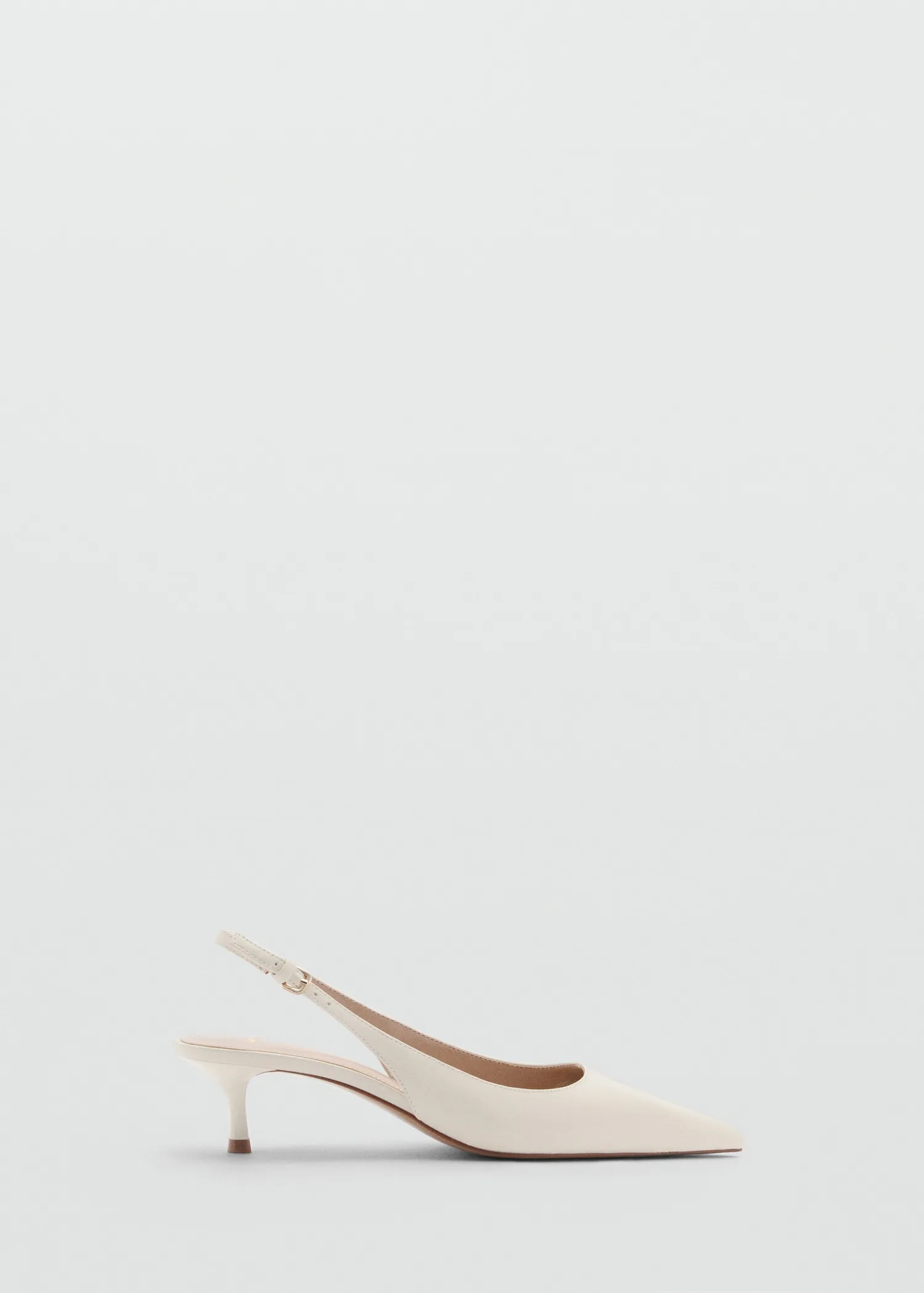 Top Spring Fashion Trends for Moms in Los Angeles: What Stylish Moms Are Wearing Now 33 Pointed Kitten-Heel Shoes