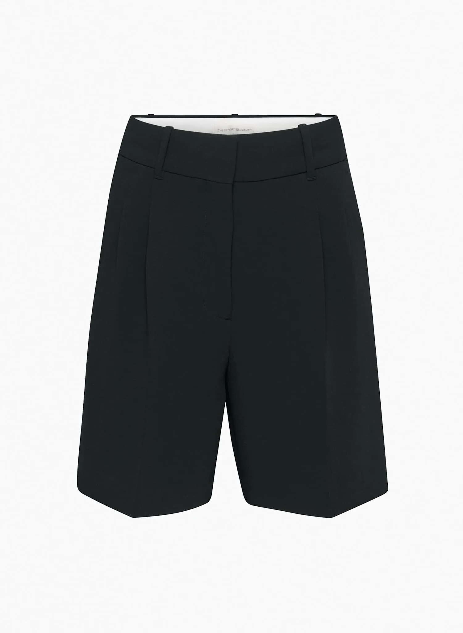 Top Spring Fashion Trends for Moms in Los Angeles: What Stylish Moms Are Wearing Now 13 The Effortless Shorts