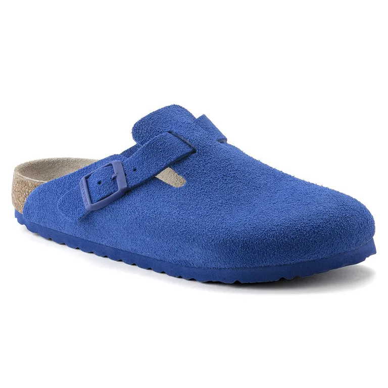 Ultimate Cozy Gift Ideas for Homebodies & Self Care Lovers 4 Boston Suede Leather