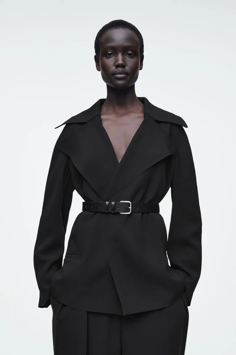 Top Brands for Wardrobe Basics: Denim & White Tees in 2025 - Your Ultimate Style Foundation Guide 4 Fluid Crepe Blazer