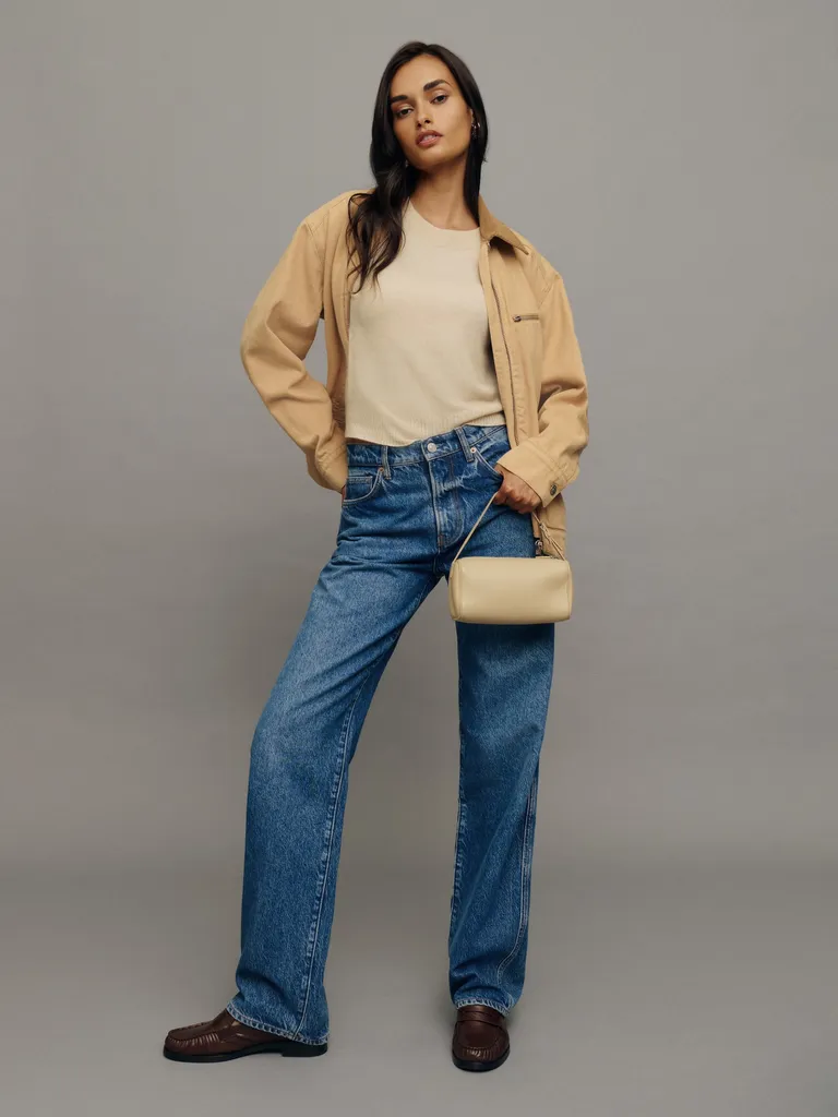 The Viral Airport Outfit Everyone's Wearing—Inspired by '90s Fashion Icons Style 9 Val 90s Mid Rise Straight Jeans